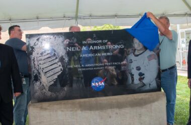 La NASA consacre une installation pour honorer l'héritage de Neil Armstrong - les chambres de simulation spatiale les plus puissantes au monde