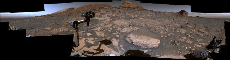 Curiosité Mars Rafael Navarro Montagne