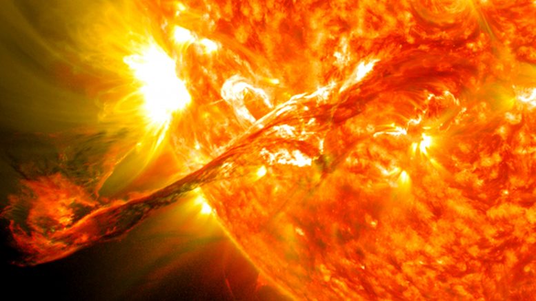 Éjection de masse coronale dans l'atmosphère solaire