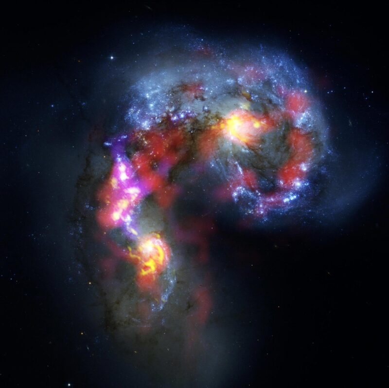 Collision Antennae Galaxies : l'observatoire ALMA célèbre 10 ans de science