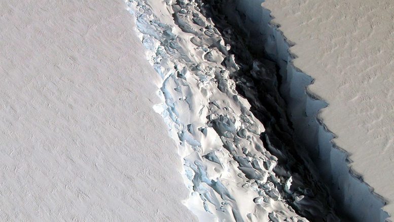 Faille de la plate-forme de glace de l'Antarctique