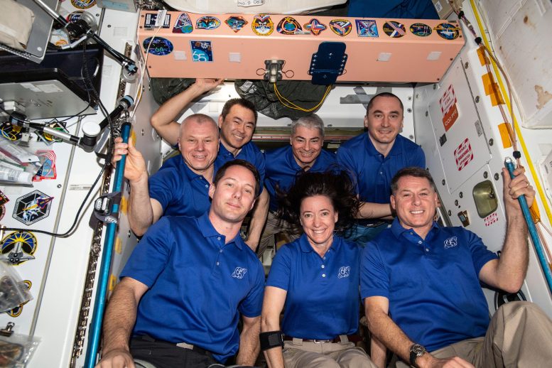 L'équipage de l'expédition 65 de la Station spatiale internationale