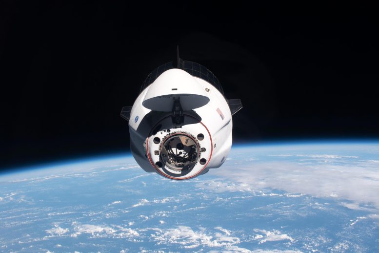 SpaceX Crew Dragon Endeavour s'approche de l'ISS