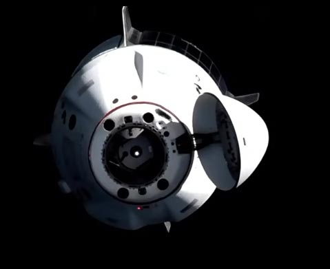 SpaceX Crew Dragon Endeavour se désamarre