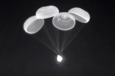 NASA SpaceX Crew-2 Dragon Endeavour Descent