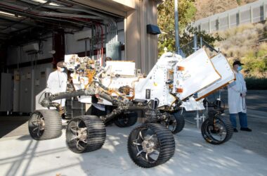 L'OPTIMISME de la NASA - Persévérance améliorée Mars Rover Twin - Commence les tests de terrain