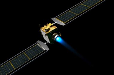 Le vaisseau spatial DART de la NASA sécurisé dans le carénage de charge utile SpaceX - prêt pour le lancement