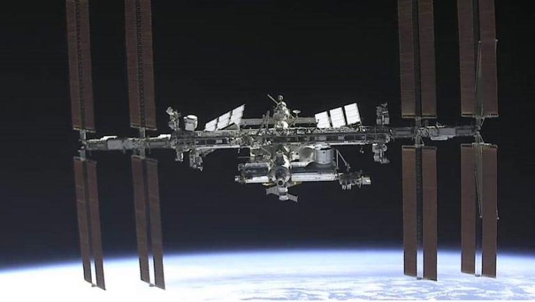 ISS de l'intérieur Crew Dragon Endeavour