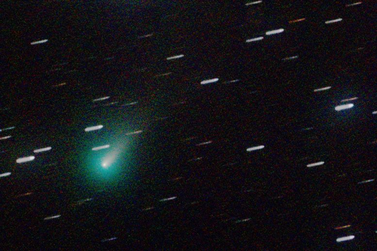 La comète A1 Leonard devient plus lumineuse