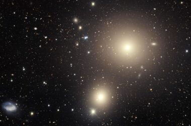 Des astronomes capturent une galaxie condamnée plongeant dans un four galactique
