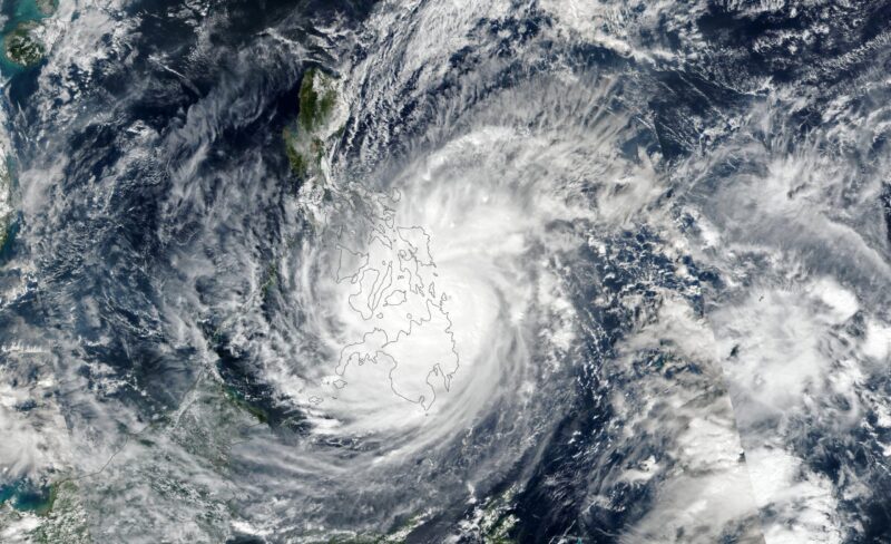 Super Typhoon Rai - La puissante tempête est l'une des plus fortes enregistrées sur Terre cette année