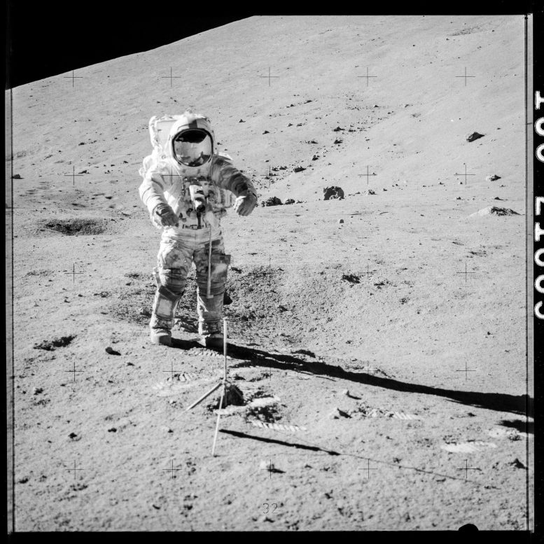 Gene Cernan, astronaute d'Apollo 17, sur la Lune