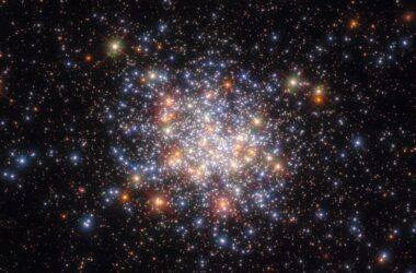 Le télescope spatial Hubble capture un magnifique saupoudrage d'étoiles