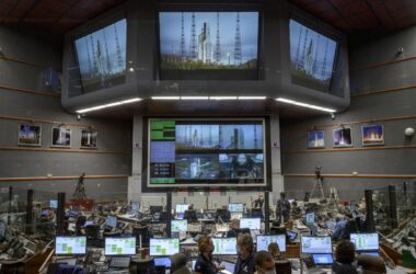 Chronologie du lancement du télescope spatial James Webb au fur et à mesure