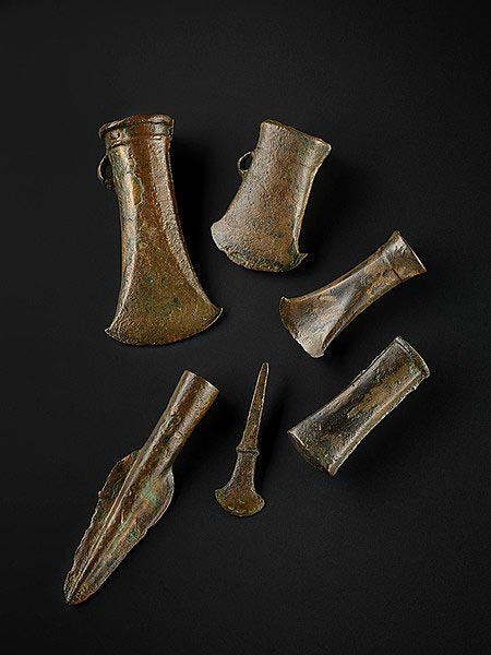 Des outils de l'âge du bronze provenant du dépôt d'Adabrock