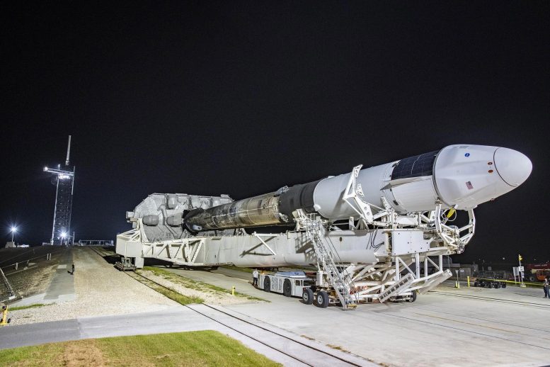 Plate-forme de lancement du vaisseau spatial SpaceX Cargo Dragon