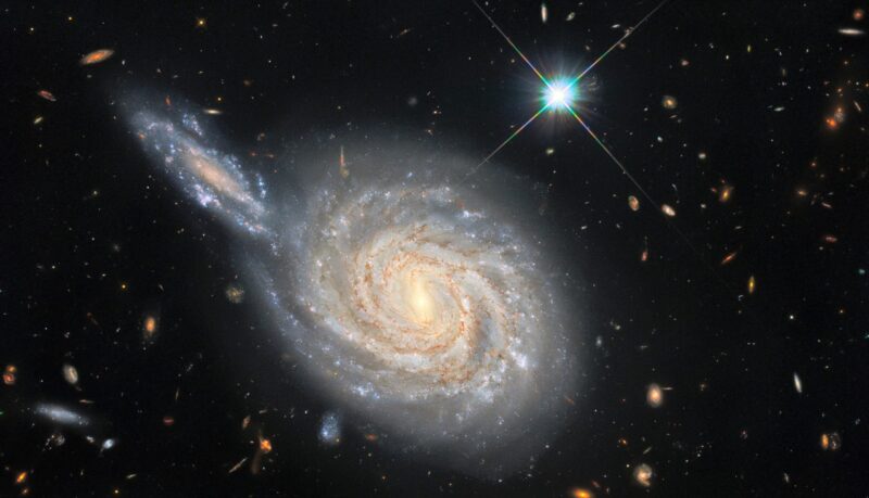 Le télescope spatial Hubble capture la conjonction galactique