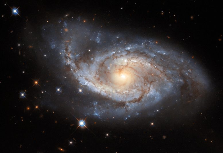 Galaxie NGC 3318