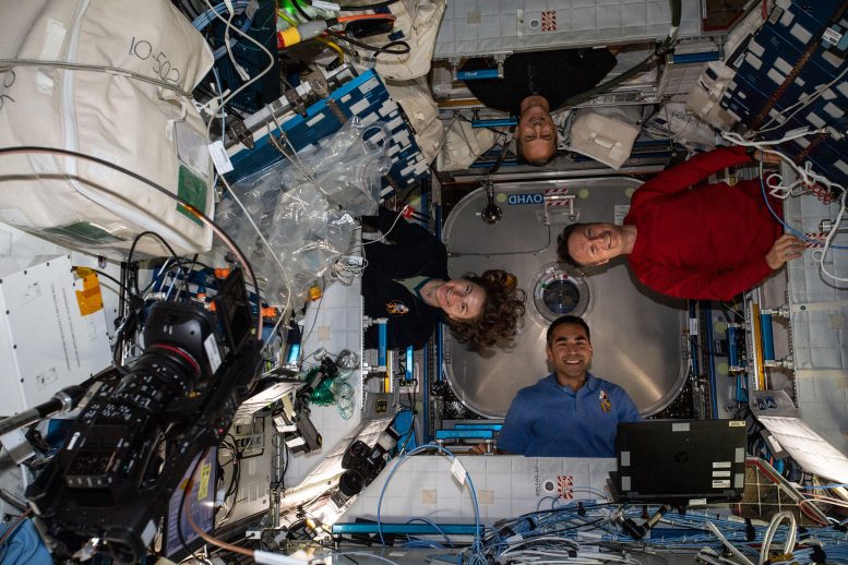 L'équipage de la station spatiale démarre en 2022