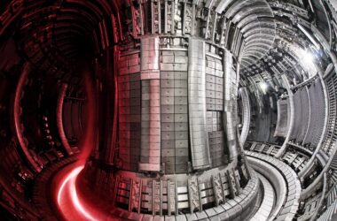 L'installation de fusion du JET - à des températures 10x plus élevées que le centre du soleil - établit un nouveau record mondial d'énergie