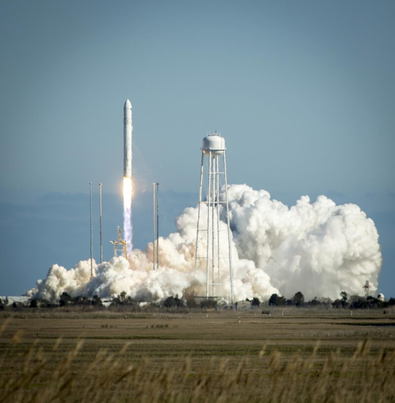Le vaisseau spatial Cygnus de Northrop Grumman lance des programmes scientifiques et des cargaisons de la NASA vers la Station spatiale internationale.