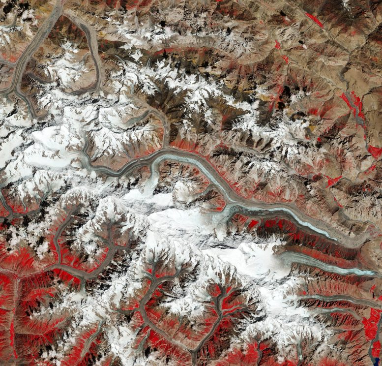 Glacier de Batura au Pakistan