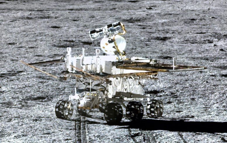 Le rover Yutu-2 sur la Lune