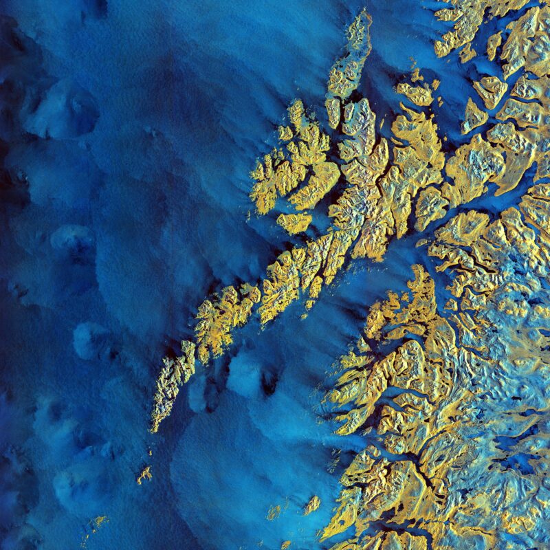 Explorer la Terre depuis l'espace : Vue majestueuse des Lofoten, Norvège [Video]