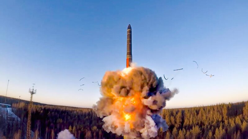 Poutine utiliserait-il des armes nucléaires en cas d'escalade du conflit en Ukraine ? Les explications d'un expert en contrôle des armements