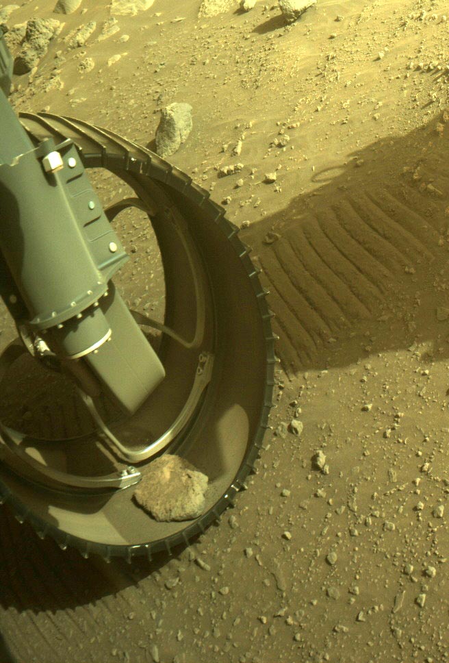 Roue de rocher du rover Mars Perseverance Sol 374
