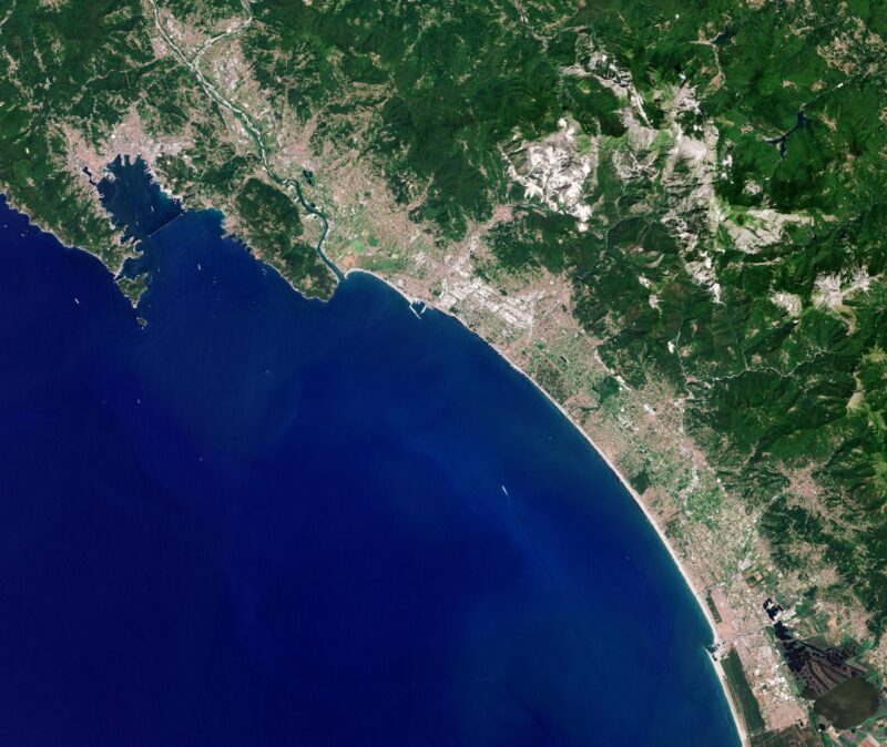 Explorer la Terre depuis l'espace : Carrara, Italie [Video]