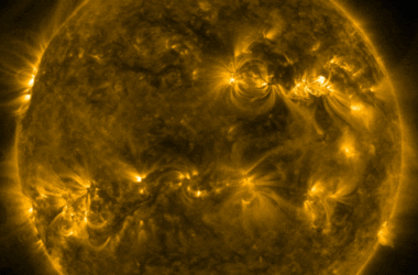 Une puissante éruption solaire jaillit du Soleil - Captée par l'Observatoire de la dynamique solaire de la NASA