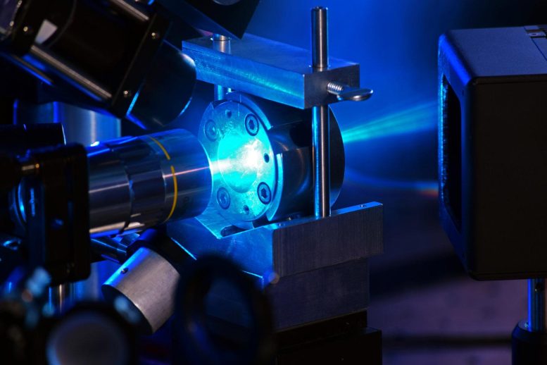 Chauffage laser dans une cellule d'enclume en diamant