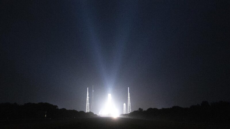 Les équipes de la NASA procèdent aux opérations de nuit pour la répétition générale humide d'Artemis I