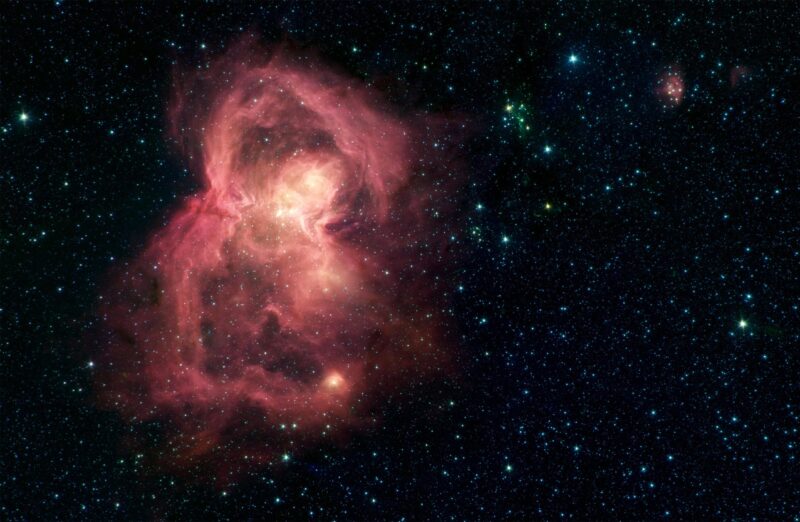 Le "papillon de l'espace" est en fait une pouponnière pour des centaines de bébés étoiles.