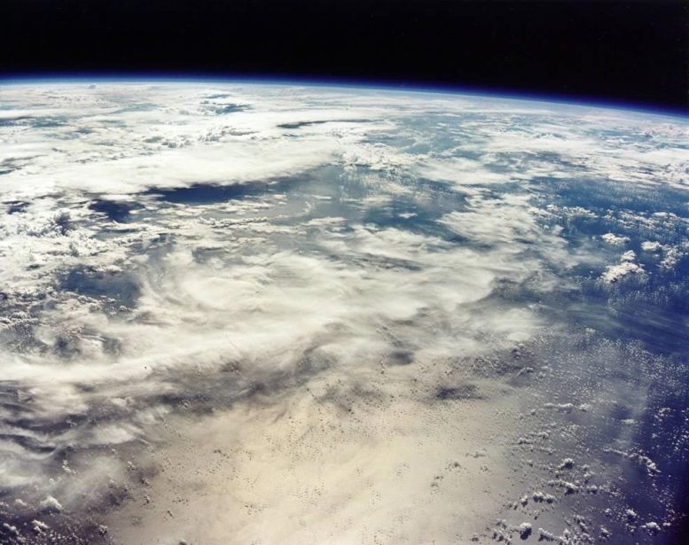Apollo 16 : deuxième révolution de la Terre