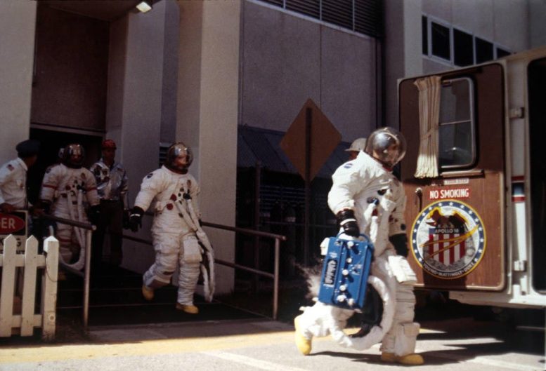 Marche des astronautes d'Apollo 16