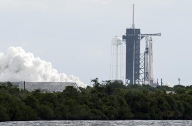 SpaceX achève le test de tir statique critique du Falcon 9 en vue du lancement du Crew-4 de la NASA