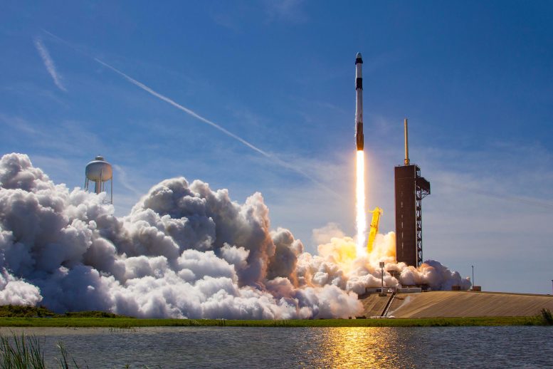 Ax 1 Lancement de la fusée Falcon 9 de SpaceX