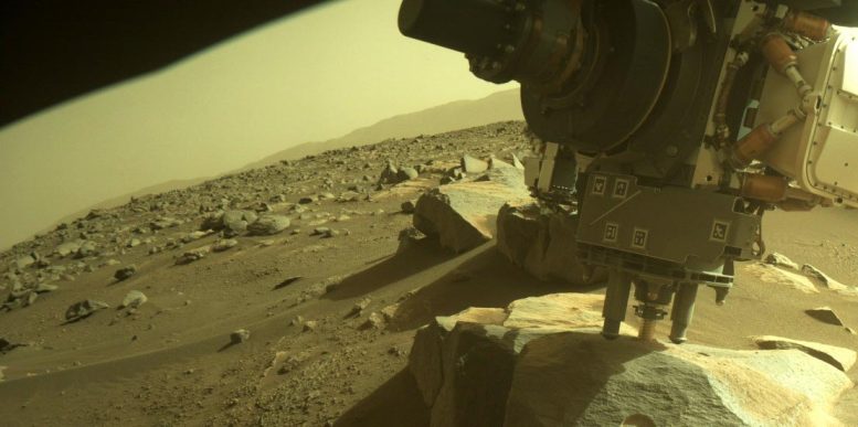 La tourelle Mars Perseverance à mi-chemin de l'échantillonnage