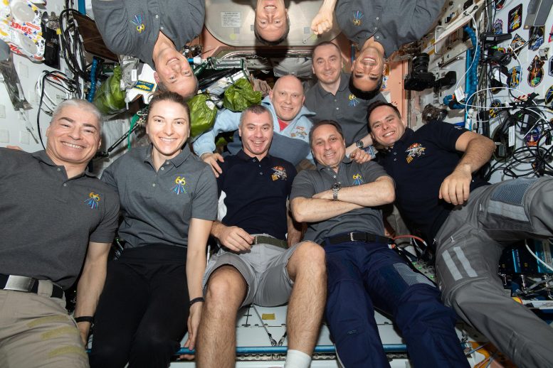 Portrait de l'équipage de l'ISS Expedition 66