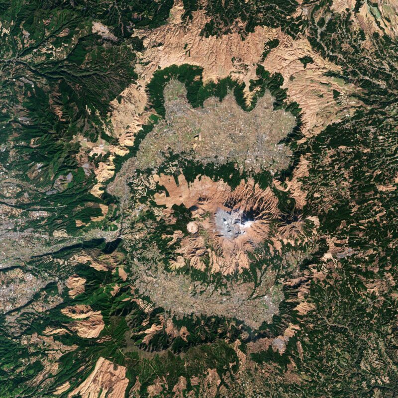 Explorer la Terre depuis l'espace : Le Mont Aso - Le plus grand volcan actif du Japon