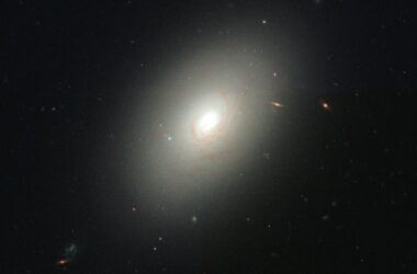 Astronomie et astrophysique 101 : Galaxie elliptique