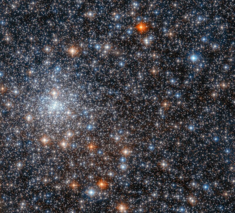 Hubble aperçoit un spectaculaire rassemblement d'étoiles scintillantes