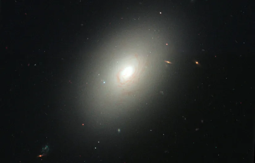 Galaxie elliptique NGC 4150