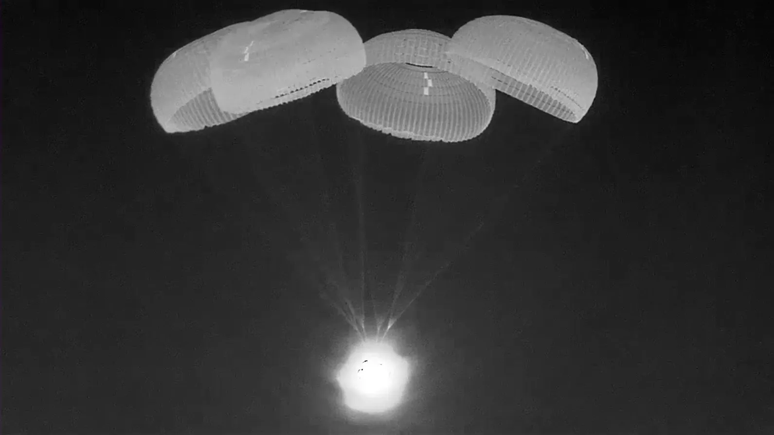 Les parachutes de la NASA SpaceX Crew-3