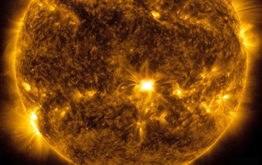 Éruption solaire SDO de la NASA le 4 mai 2022