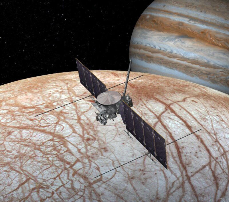 La NASA achève le corps principal de la sonde Europa Clipper, qui recherchera la vie sur la lune glacée de Jupiter, Europa.