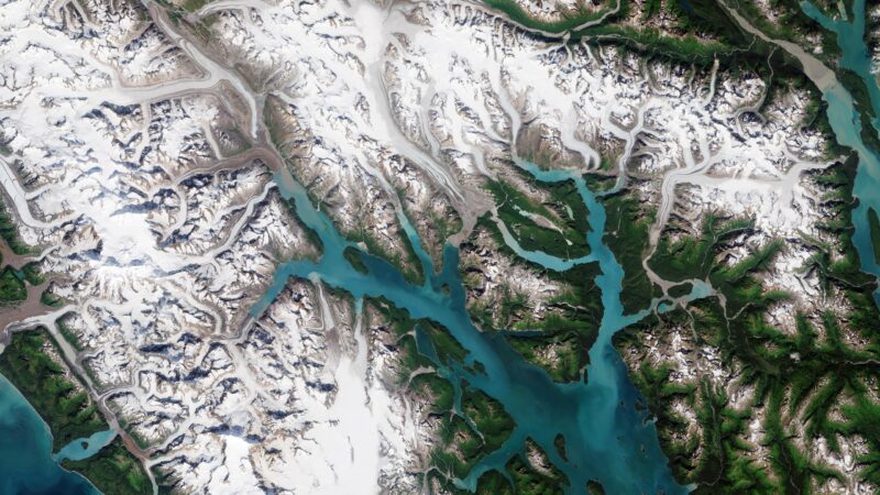 Explorer la Terre depuis l'espace : Parc national et réserve de Glacier Bay, Alaska