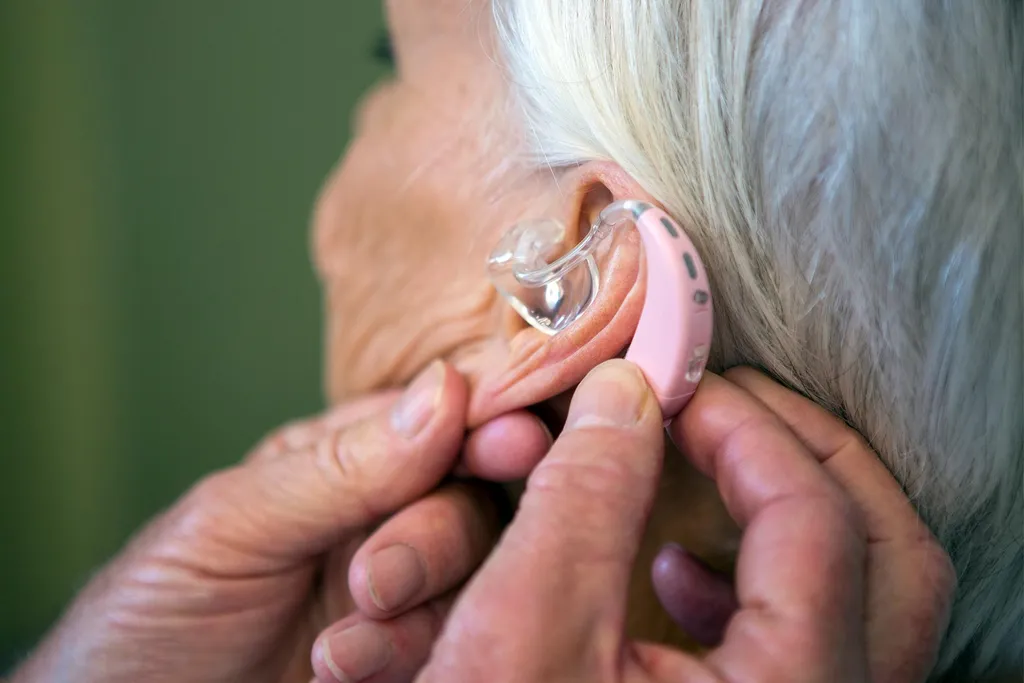 Aide auditive pour les seniors